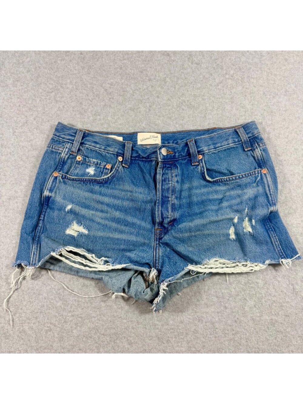 Universal Thread Womens 16 Blue Distressed Denim Cutoff Shorts High Rise